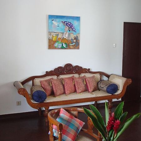 Blue Seas Guest House Dehiwala-Mount Lavinia Екстер'єр фото