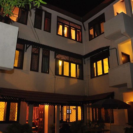 Blue Seas Guest House Dehiwala-Mount Lavinia Екстер'єр фото