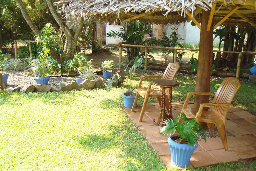 Blue Seas Guest House Dehiwala-Mount Lavinia Екстер'єр фото