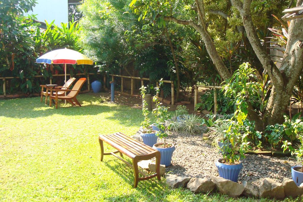 Blue Seas Guest House Dehiwala-Mount Lavinia Екстер'єр фото