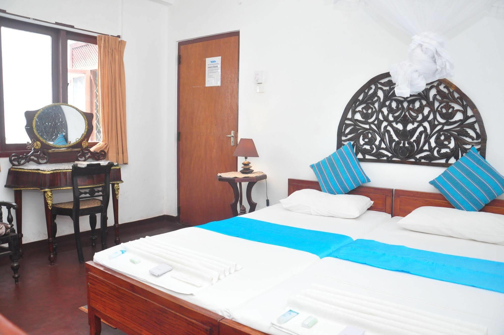Blue Seas Guest House Dehiwala-Mount Lavinia Екстер'єр фото