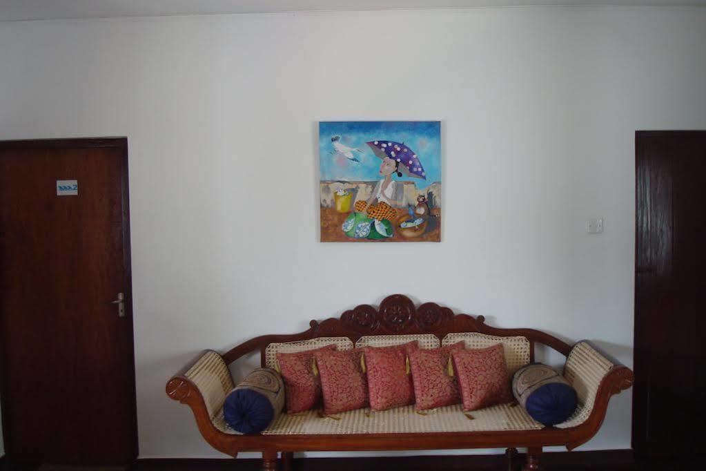 Blue Seas Guest House Dehiwala-Mount Lavinia Екстер'єр фото